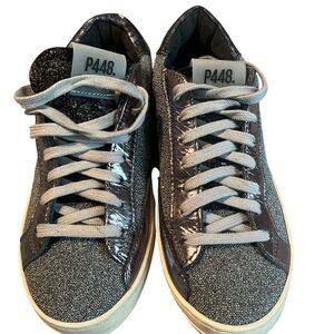 P448 John Shar Metallic Gray Sneakers